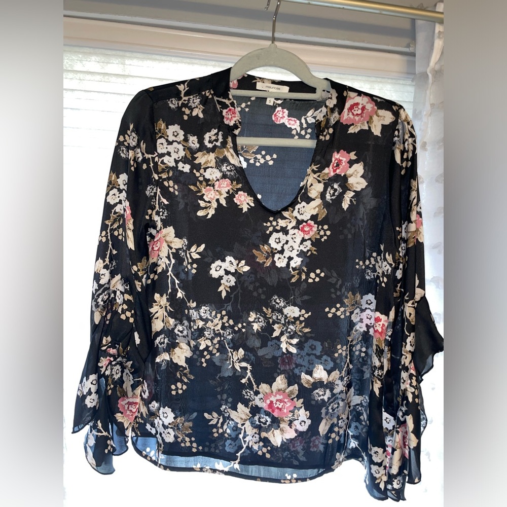 Maurice’s Silk- ruffle sleeve black/floral Blouse